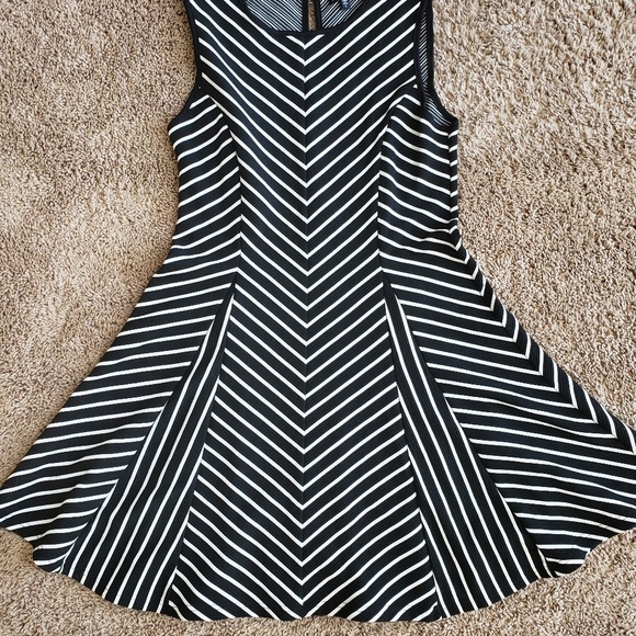 Summer Dress - Picture 2 of 4